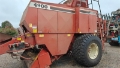 Presse à balles cubiques Hesston 4900 — occasion