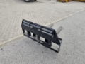 Dominator Paletten Gabel mit Ballenspieß Buchsen