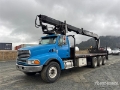 Camion plateau grue Sterling L9500 — occasion 2004