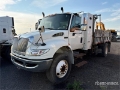 Camion benne International 4300 — occasion 2012