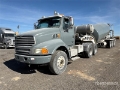 Camion malaxeur Sterling LT9500 — occasion 2006