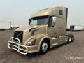 Tracteur routier Volvo VNL 6x4 T/A Sleeper — occasion 2014