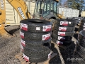 Pneu, roue et jante Quantity of (10) 11R2205 Recap Tires — occasion