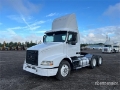 Tracteur routier Volvo VNM — occasion 2004