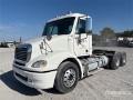 Tracteur routier Freightliner Columbia 112 — occasion 2009