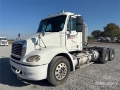 Tracteur routier Freightliner Columbia 112 — occasion 2009