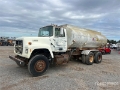 Camion citerne Ford L8000 — occasion 1988