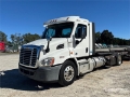 Camion porte-engins Freightliner Cascadia 113 Car Carrier — occasion 2020