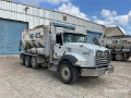 Camion malaxeur Mack GR64B 8x4 Volumetric Mixer — occasion 2022