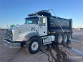 Camion benne Mack GU813 — occasion 2017