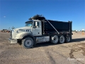 Camion benne Mack GU813 — occasion 2017
