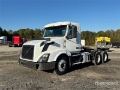 Tracteur routier Volvo VNL300 6x4 T/A Day Cab — occasion 2015