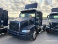 Tracteur routier Volvo VNM64T200 6x4 T/A Day Cab — occasion 2013