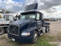 Tracteur routier Volvo VNM64T200 6x4 T/A Day Cab — occasion 2013