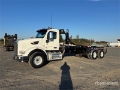 Camion ampliroll Peterbilt 567 6x4 Hooklift — occasion 2015