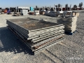 Équipement de clôture Quantity of 12 ft x 6 ft Chain Link Fencing — occasion