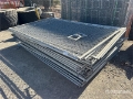 Équipement de clôture Quantity of 9 ft 8 in x 6 ft Chain Link Fencing — occasion