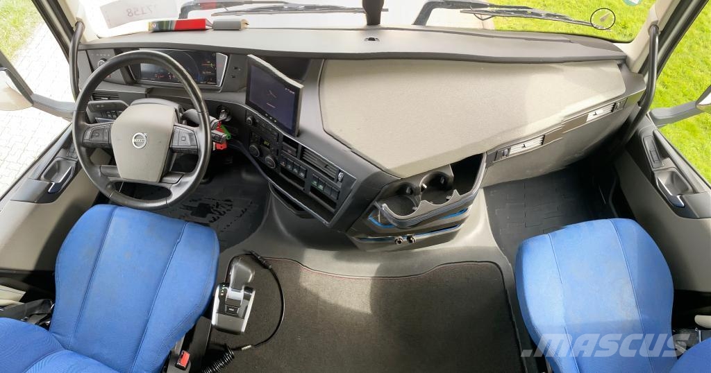 Volvo Vehicle Tractor 4x2 Standard Prime Movers