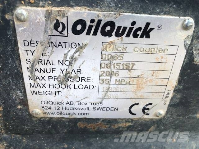 Komatsu PW148-10 Pelle sur pneus