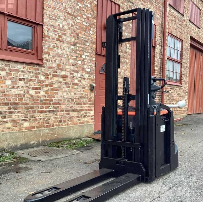 BT SPE 120 L Stand-in stackers