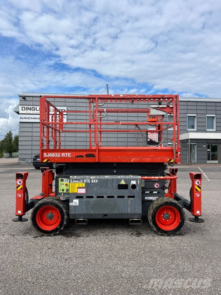 SkyJack SJ 6832 RTE Ollós emelők