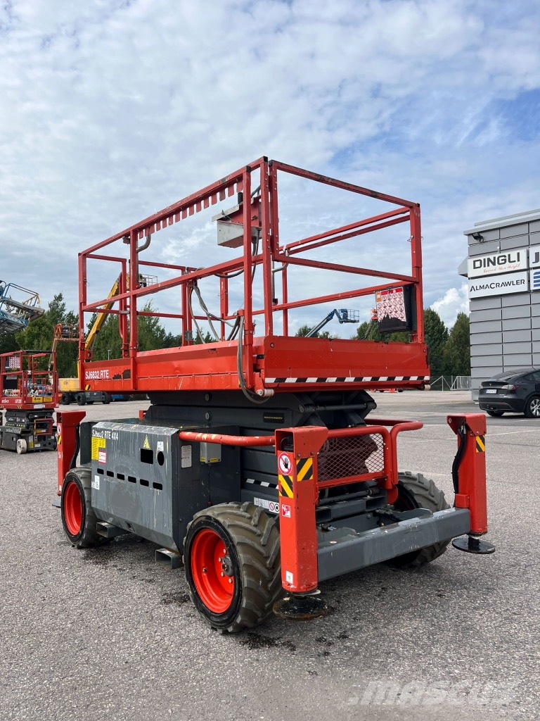 SkyJack SJ 6832 RTE Ollós emelők