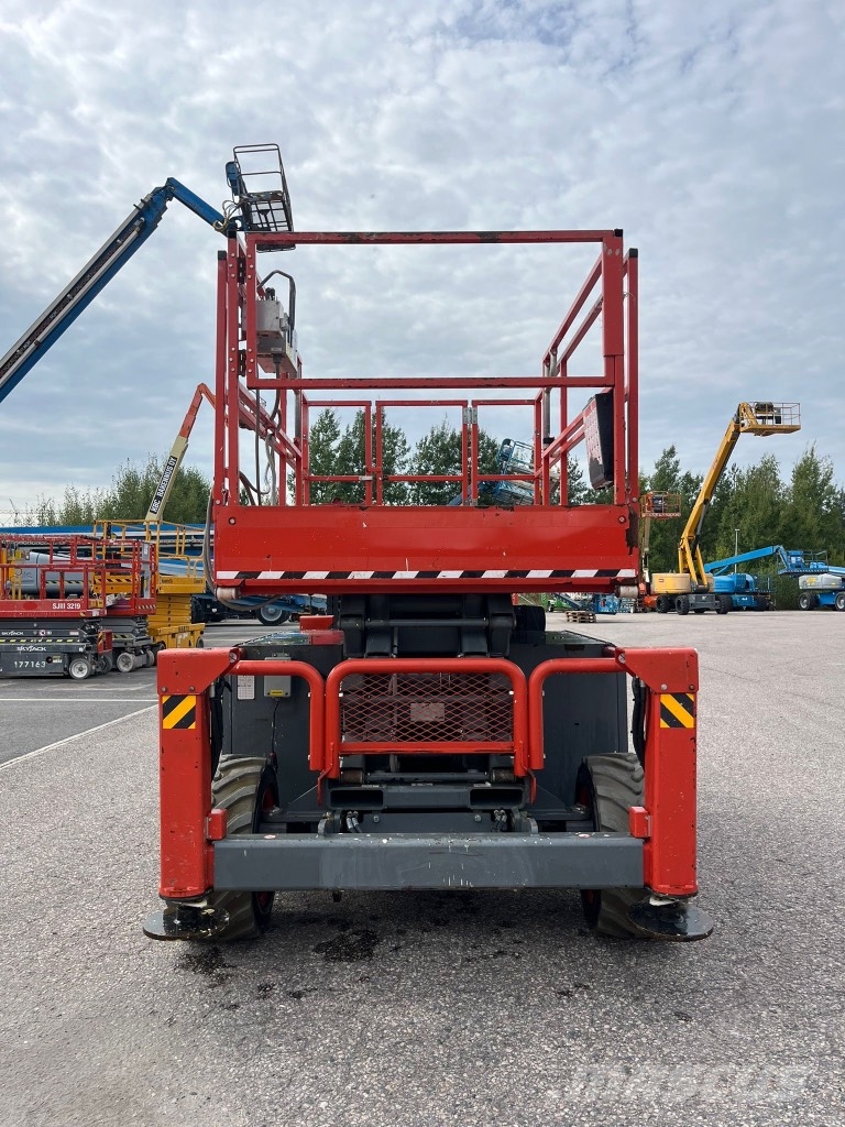 SkyJack SJ 6832 RTE Ollós emelők