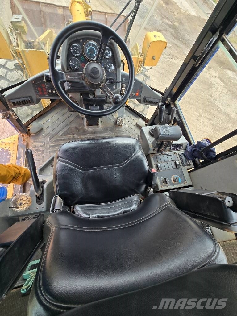 CAT 938 G Kolesni nakladalci