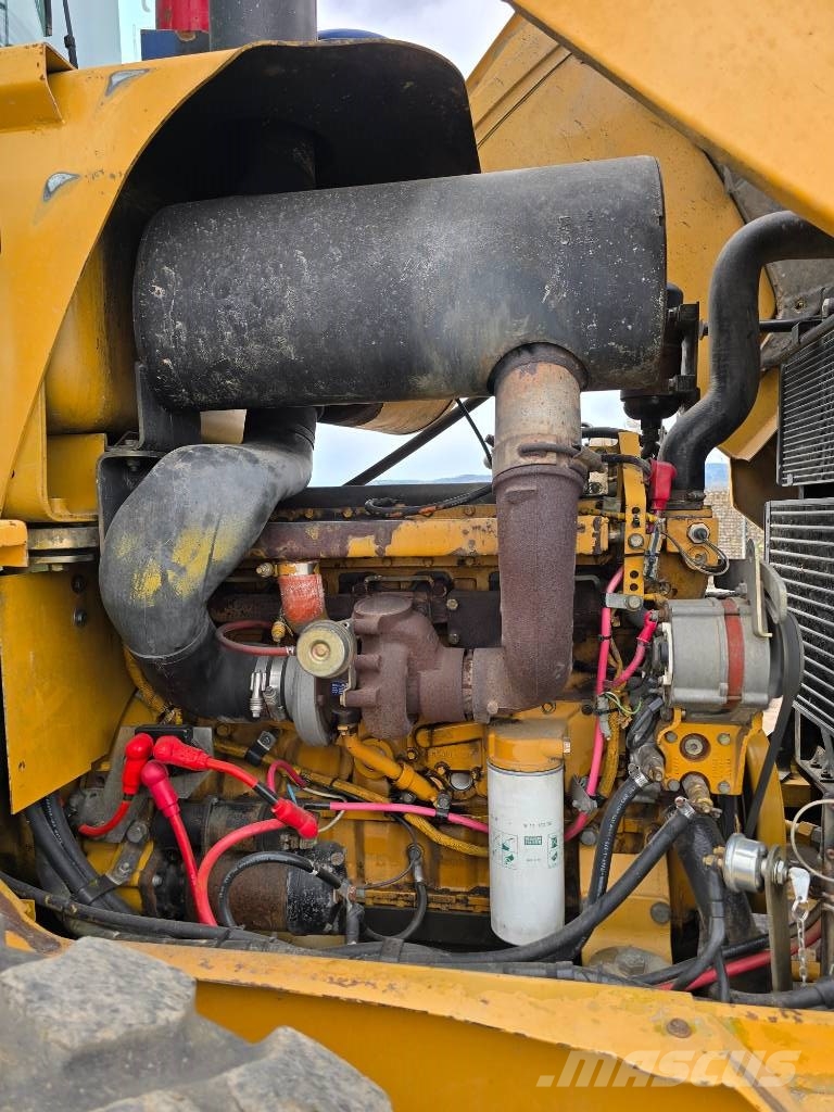 CAT 938 G Kolesni nakladalci