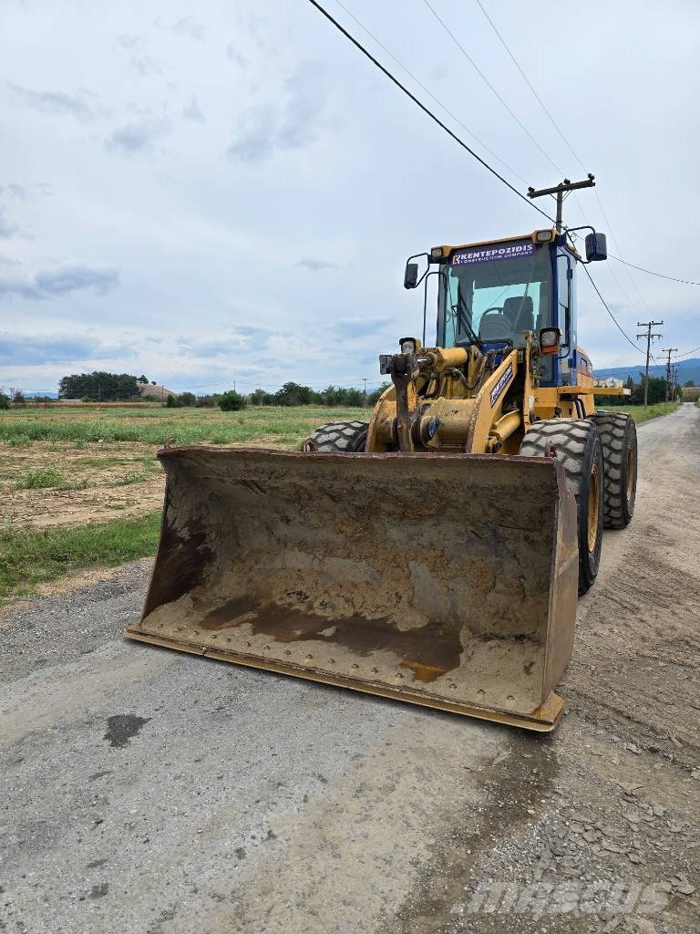 CAT 938 G Kolesni nakladalci