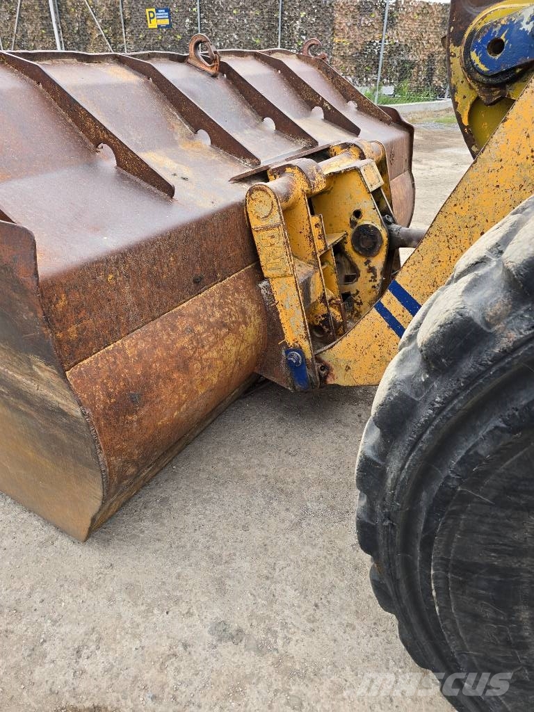 CAT 938 G Kolesni nakladalci