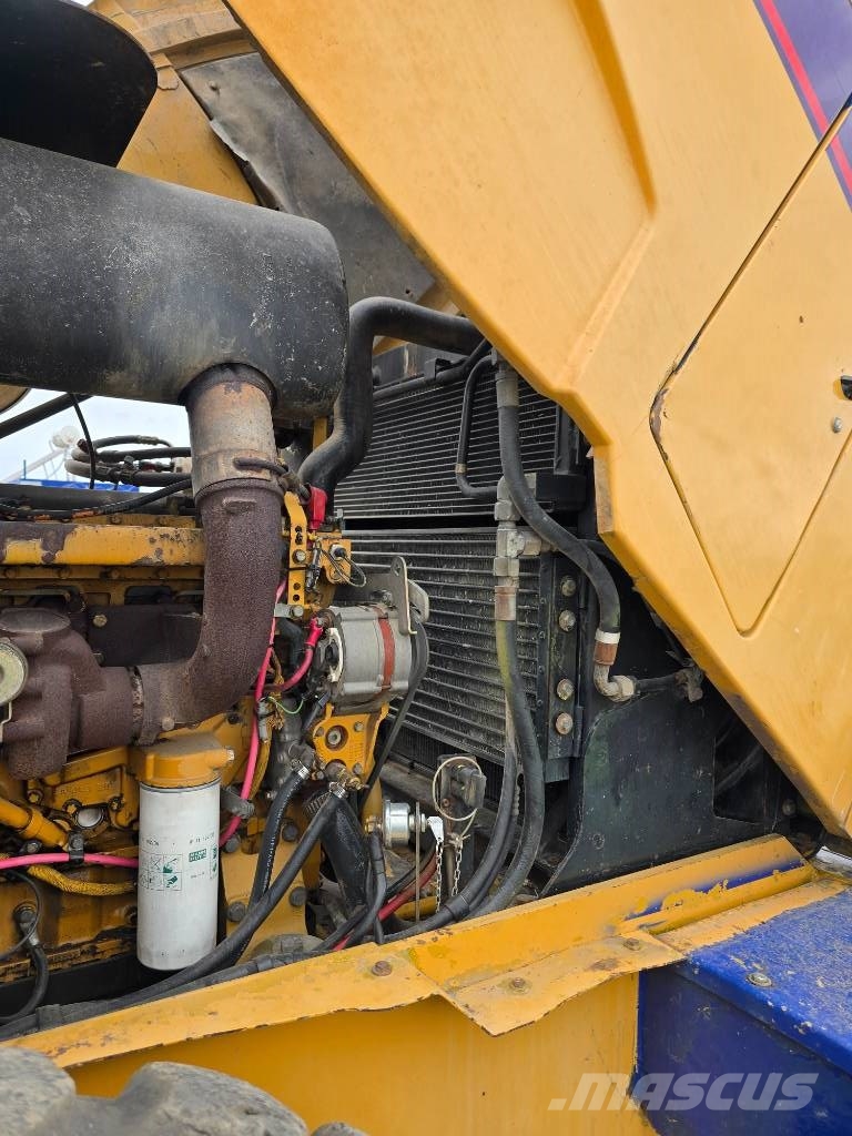 CAT 938 G Kolesni nakladalci