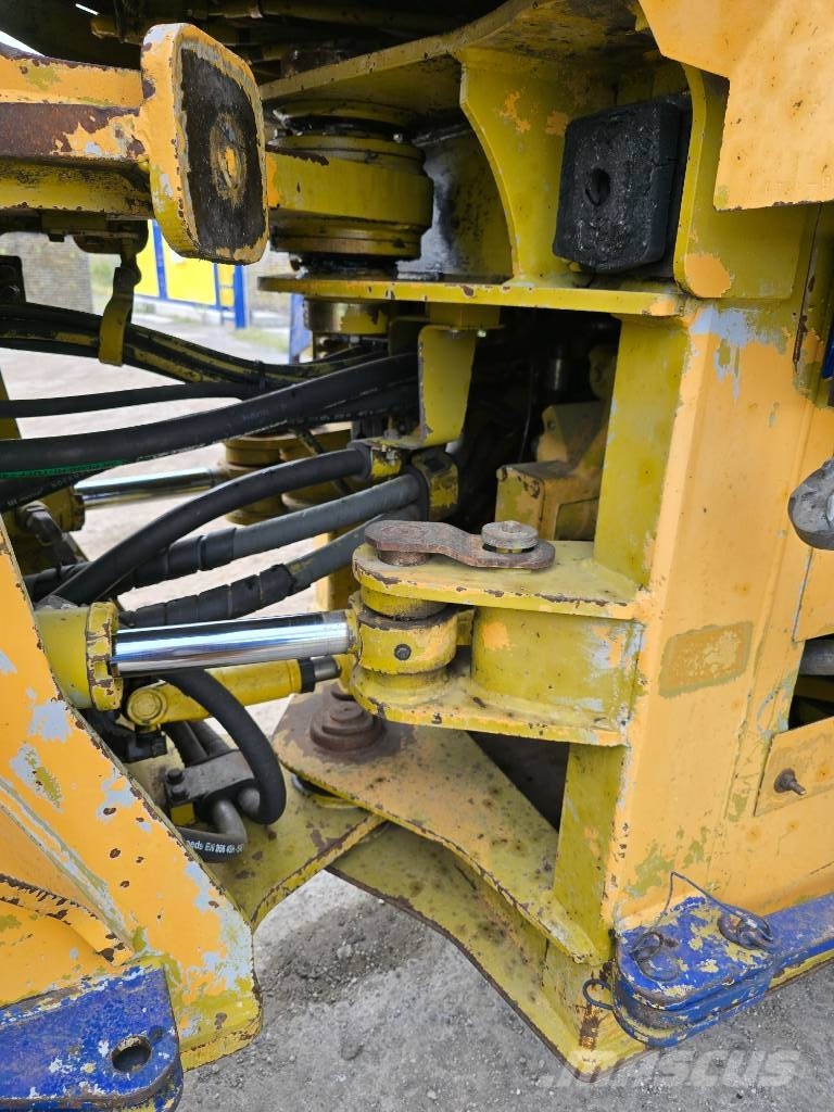 CAT 938 G Kolesni nakladalci