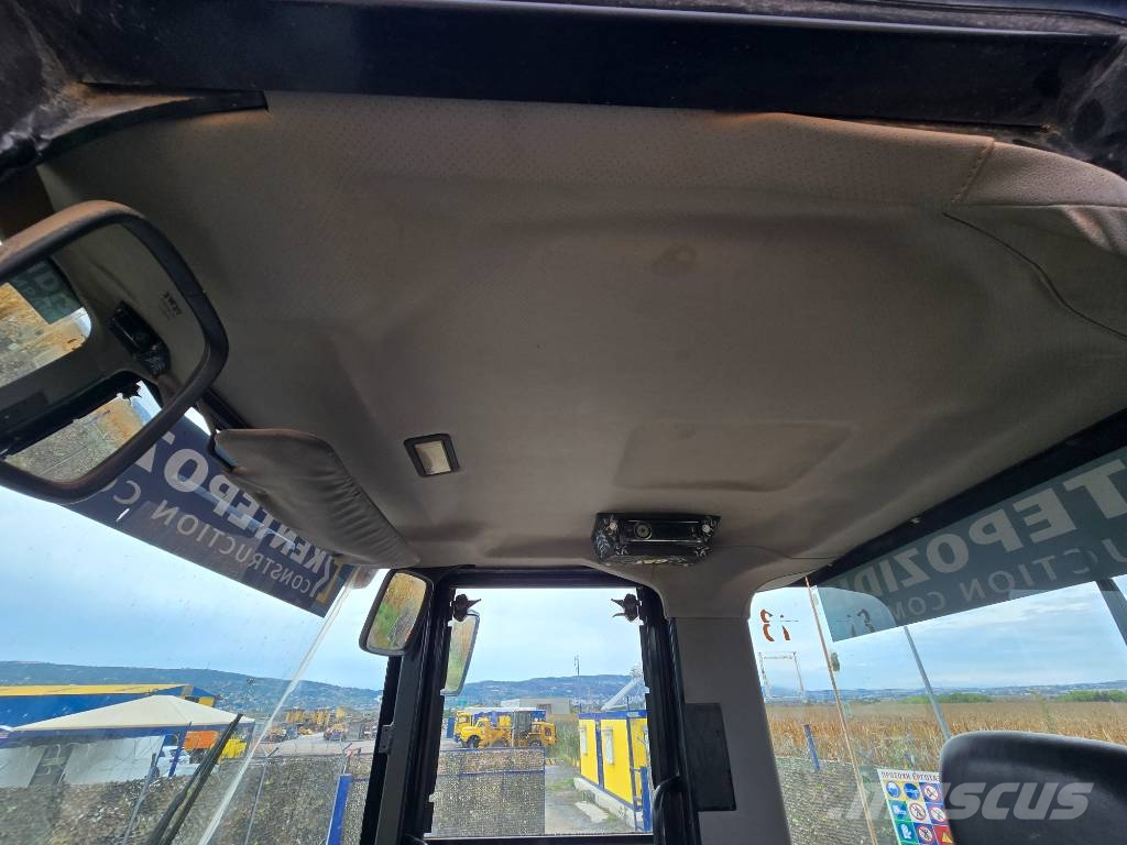 CAT 938 G Kolesni nakladalci