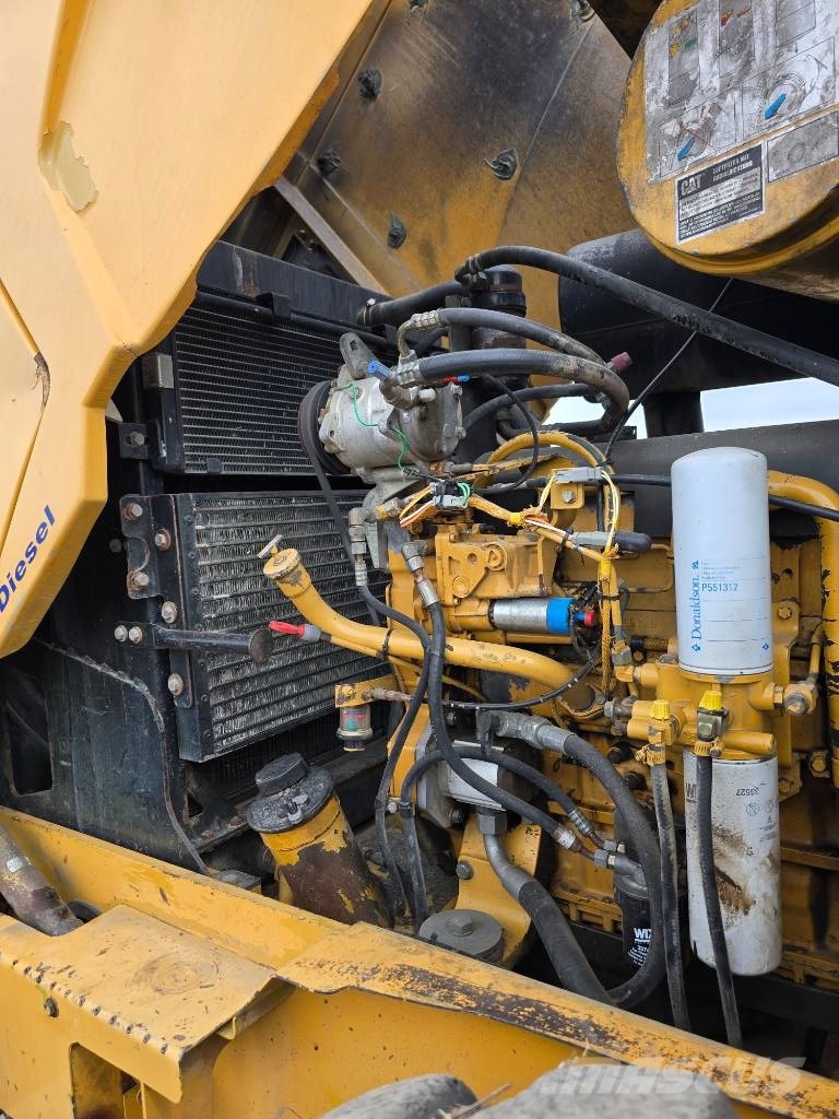 CAT 938 G Kolesni nakladalci