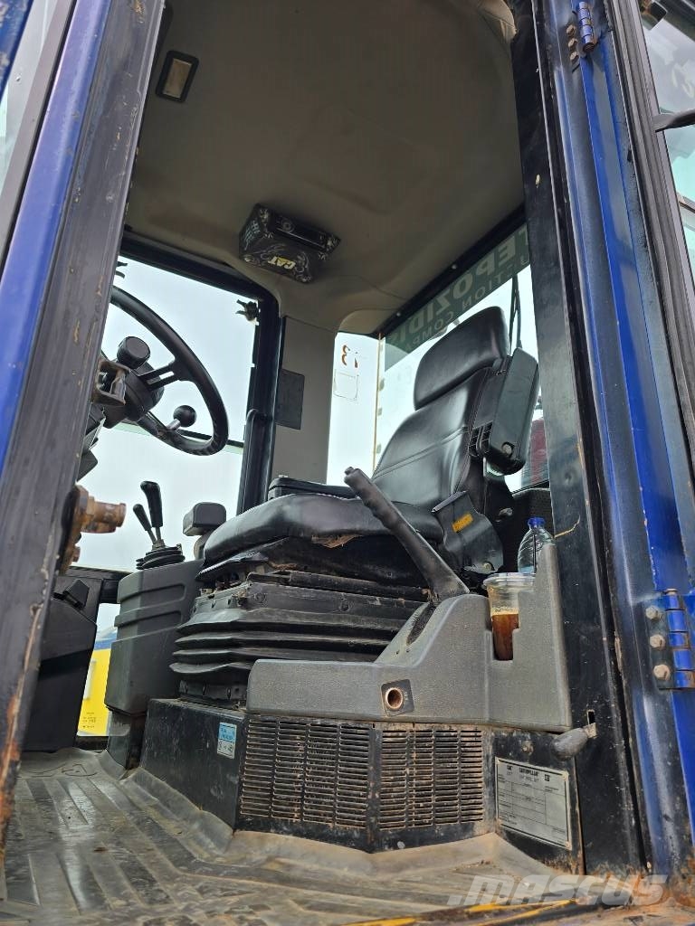 CAT 938 G Kolesni nakladalci