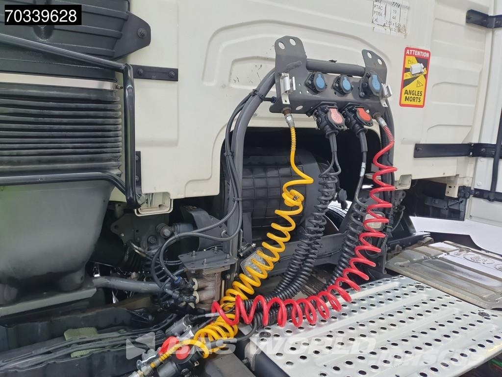 Volvo FM 460 4X2 Globe 2x Tanks Navi Sadulveokid