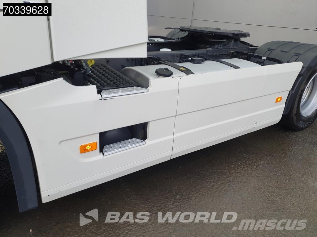 Volvo FM 460 4X2 Globe 2x Tanks Navi Sadulveokid