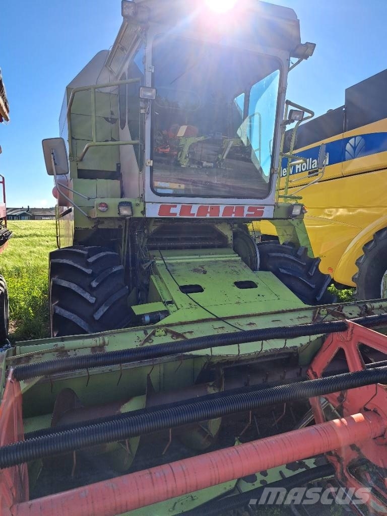 CLAAS Dominator 68 Зернозбиральні комбайни