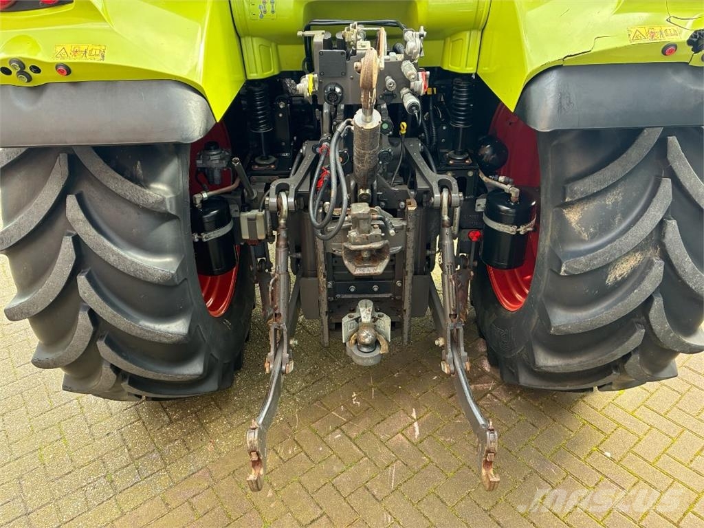 CLAAS Arion 530 트랙터