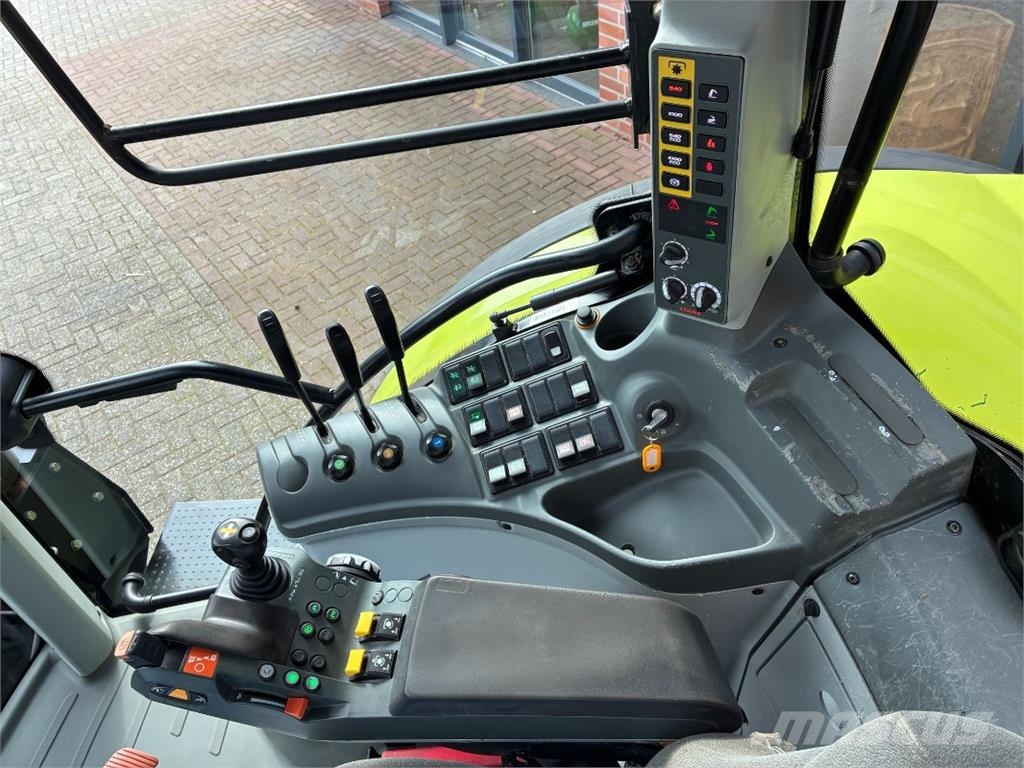CLAAS Arion 530 트랙터