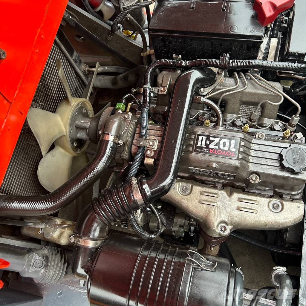 Toyota 3t Дизелови камиони