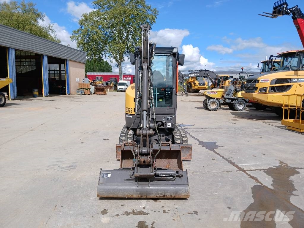 Volvo JECR 25 D Electric Mini pelle < 7t