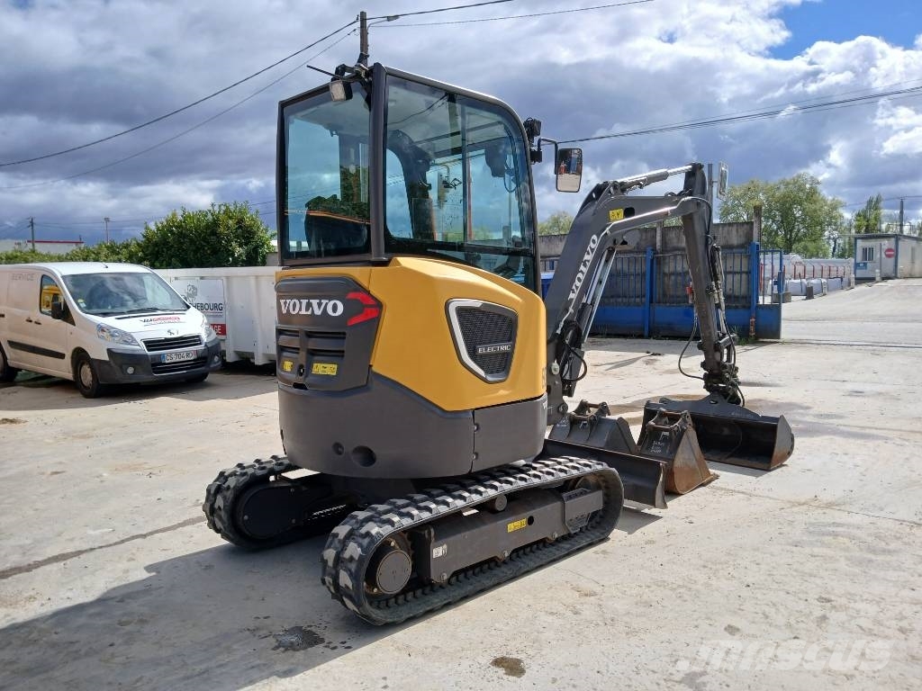 Volvo JECR 25 D Electric Mini pelle < 7t