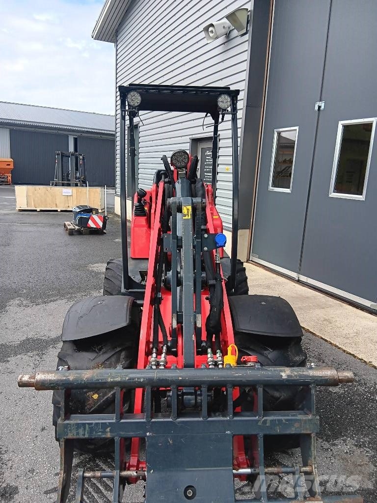 Schäffer 2630 Çok amaçlı yükleyiciler