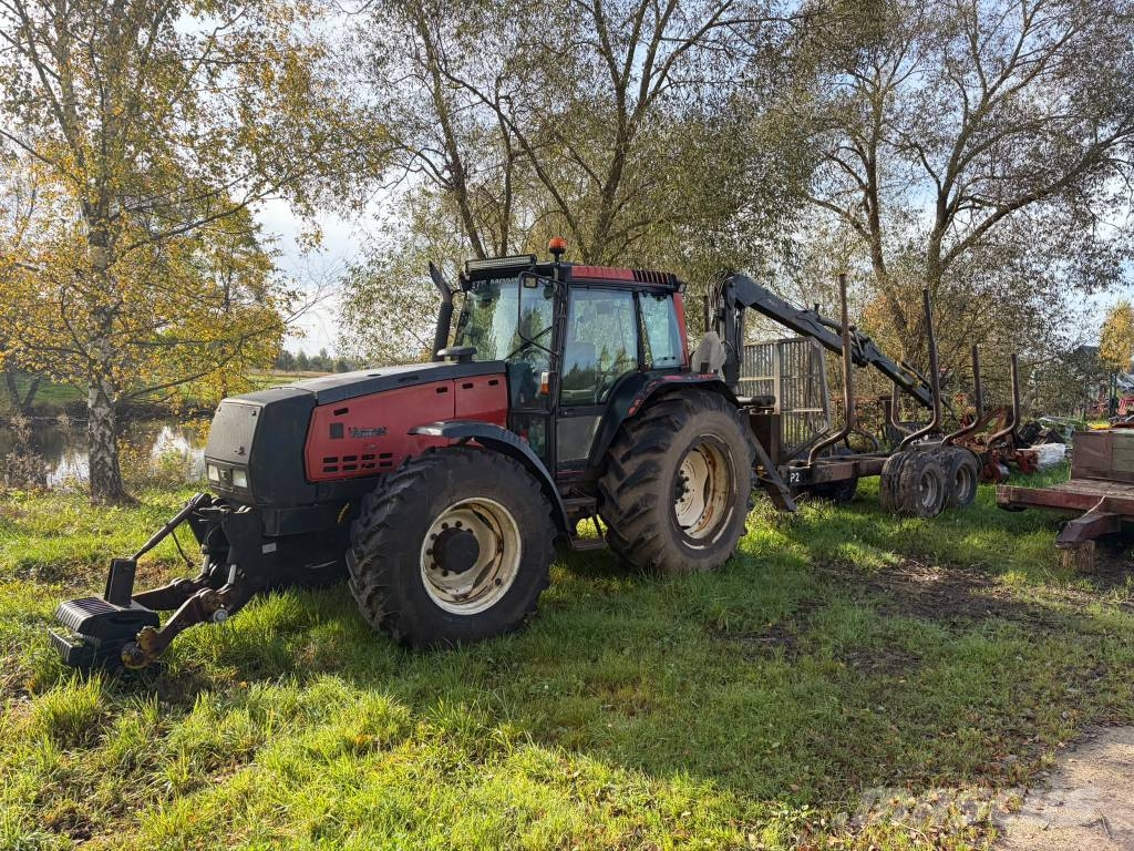 Valmet 8450 Traktor med skogsutstyr