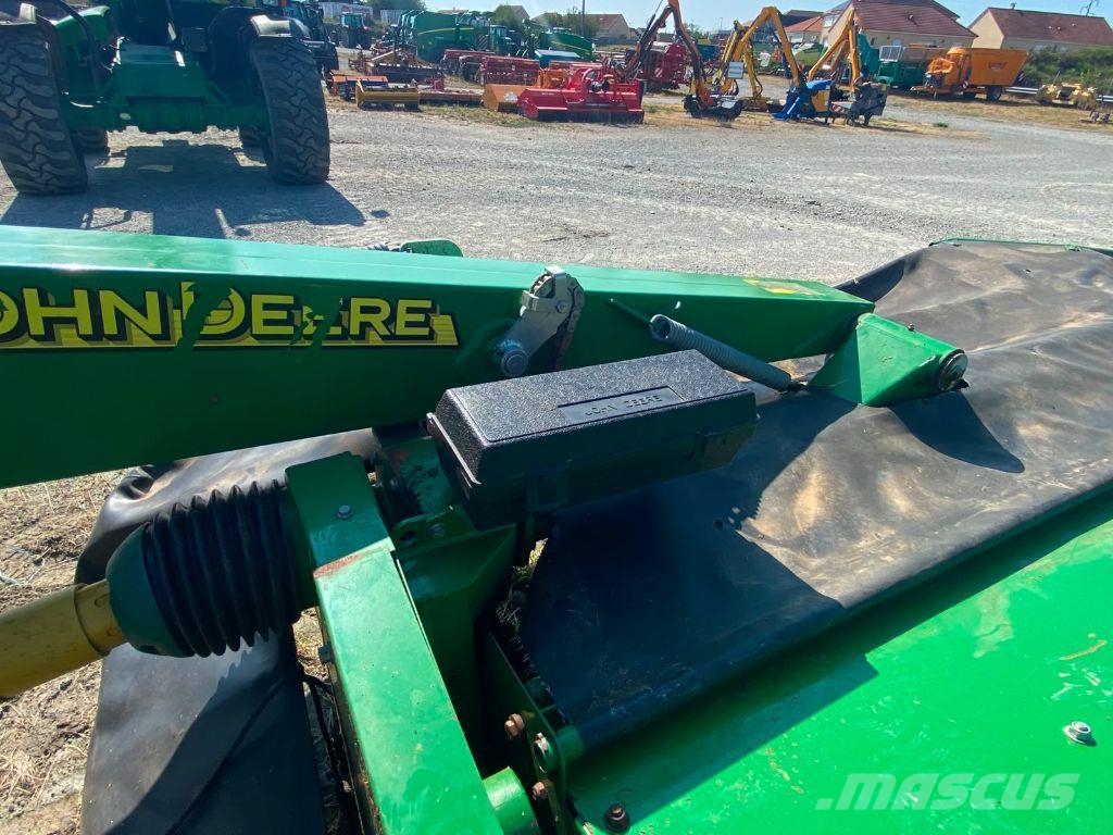 John Deere 328A Pyörillä varustetut leikkurit