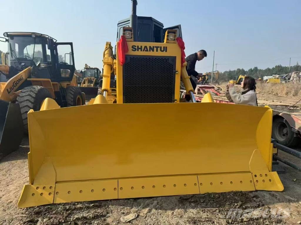 Shantui SD 22 Buldozer sobre oruga