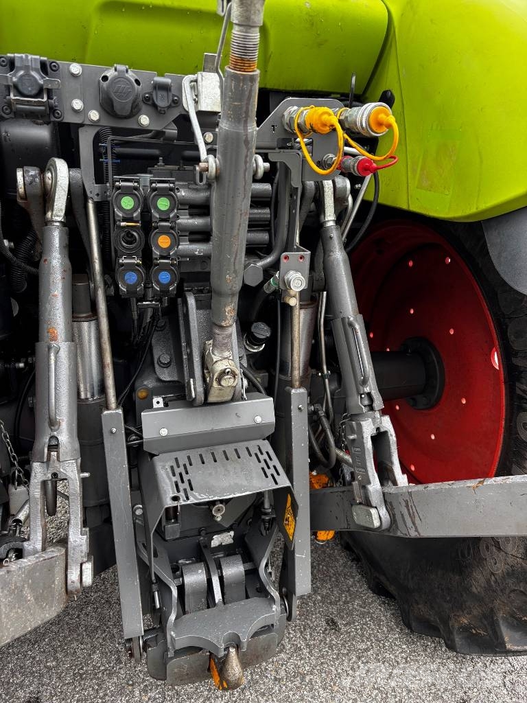 CLAAS Arion 470 Traktorer