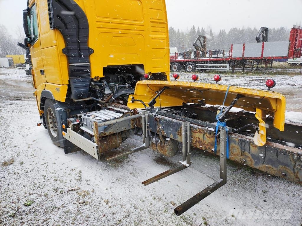 Volvo FH 480 6x2 D13A480 ENGINE / GEARBOX DEFECT Chassis and suspension